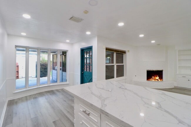 Building Photo - 9807 Braewick Dr