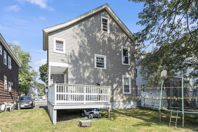 Building Photo - 42 Perry Ave