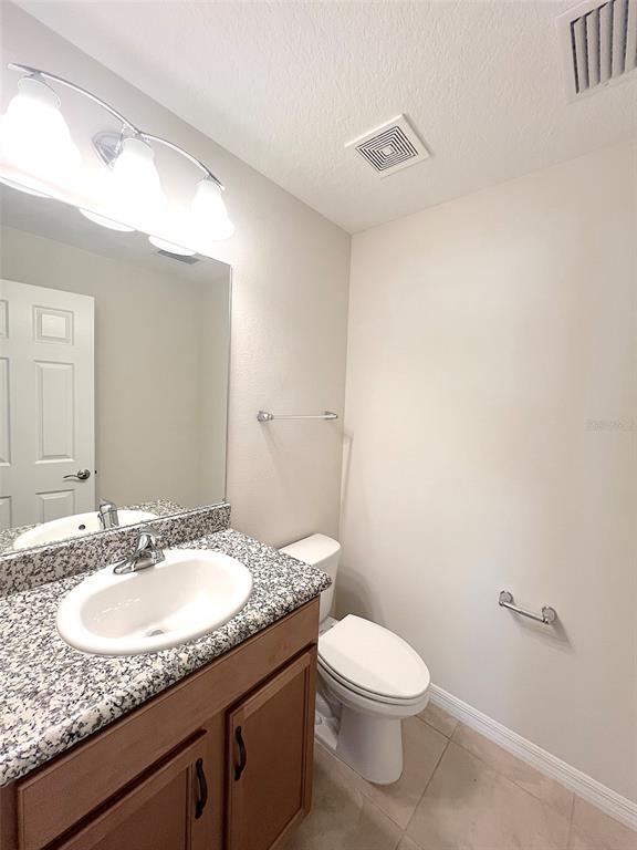 Building Photo - 9 Raemond Ln