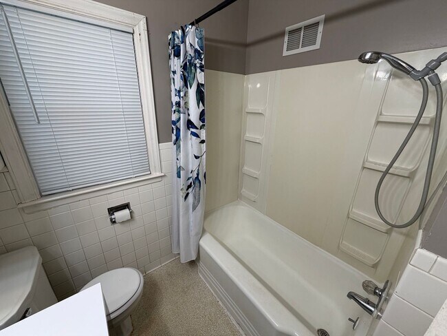 Building Photo - Italian Estates Property Management