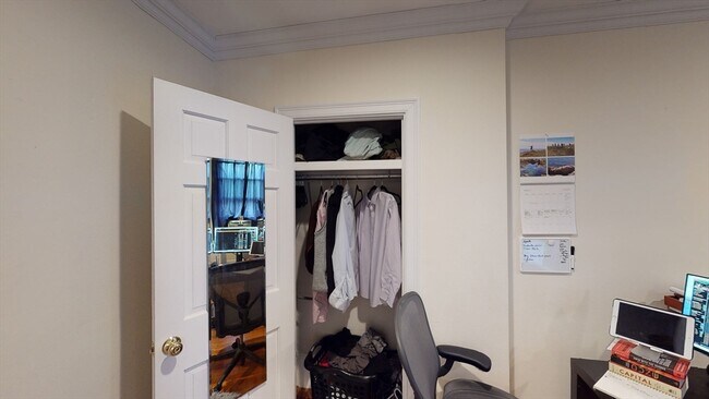 Building Photo - 6 Brimmer St