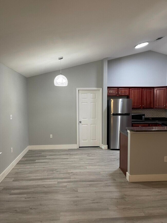 Building Photo - 7482 Autumn Trace Blvd