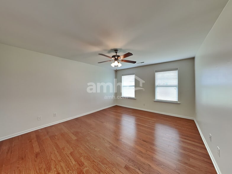 Building Photo - 12851 Clydesdale Dr