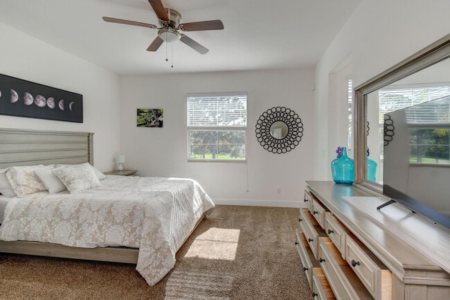 Building Photo - 495 NE Abaca Way