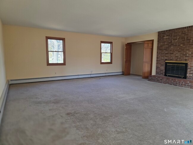 Building Photo - 25 Brook Pine Dr