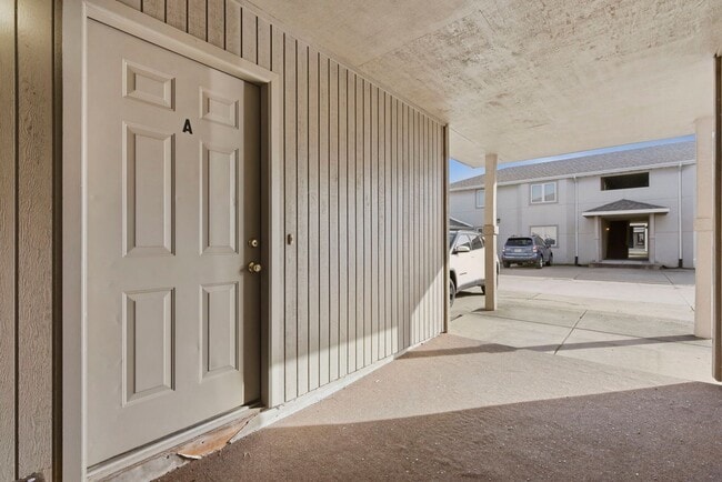 Building Photo - Arrowhead