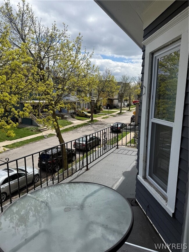 Building Photo - 238 Oxford Ave