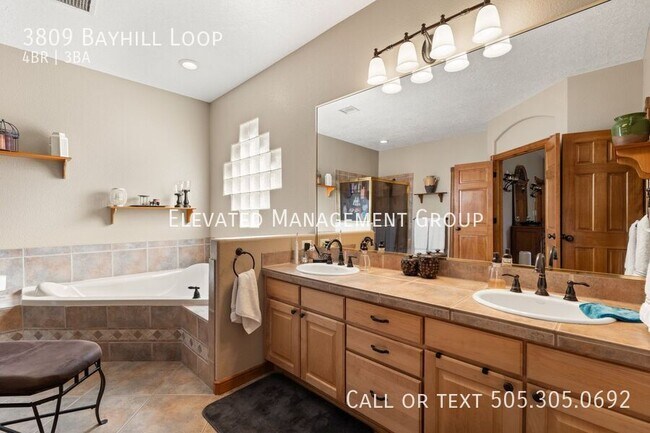 Building Photo - 3809 Bay Hill Loop SE