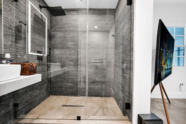 Building Photo - 85 NW 47th St