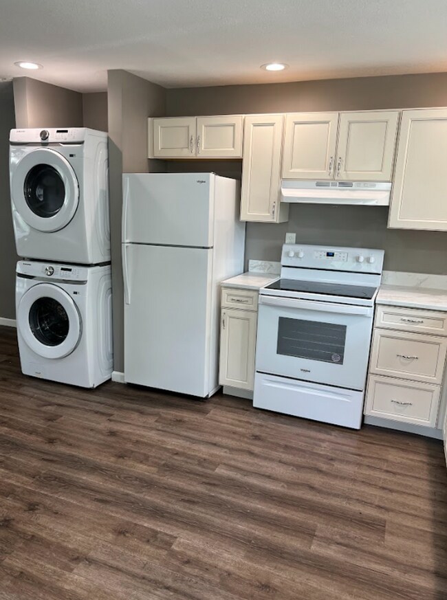 Building Photo - Schedule a Showing Today!!!