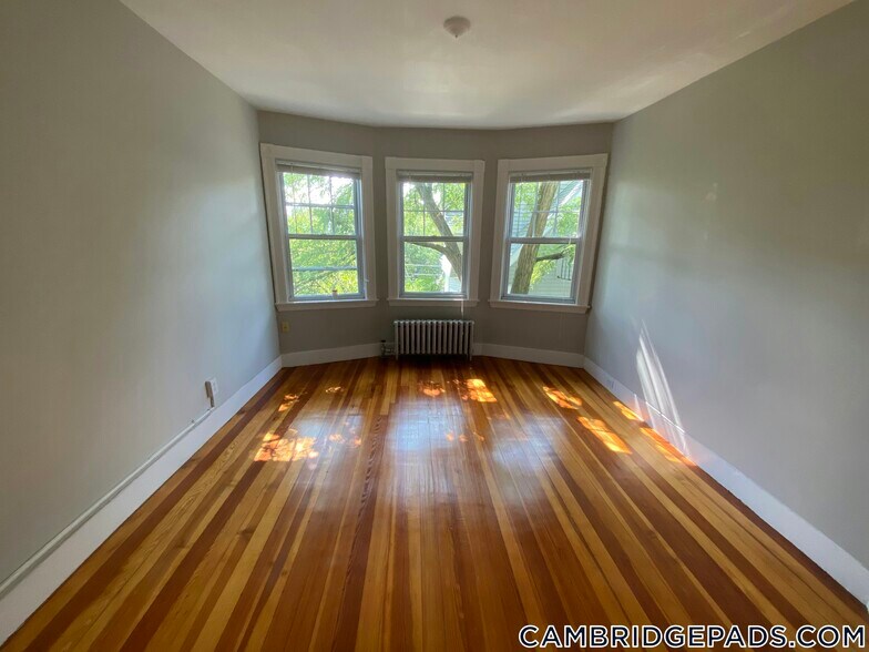 Building Photo - 9 Eustis St