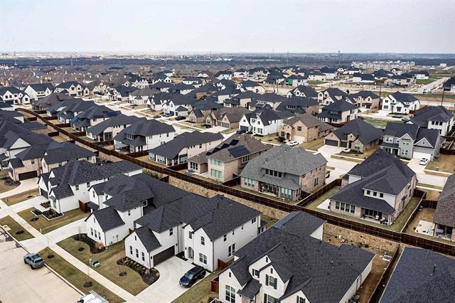 Building Photo - 691 Meandering Ln