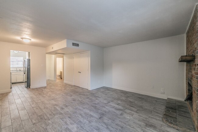 Building Photo - 7604 Chapin Rd