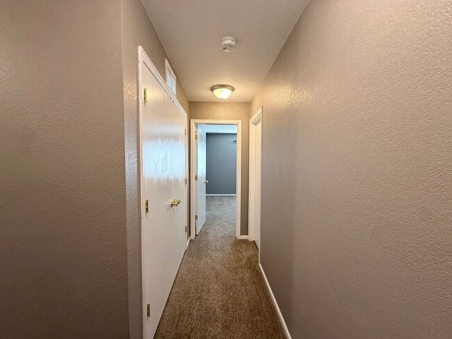 Building Photo - 5910 Chorus Heights