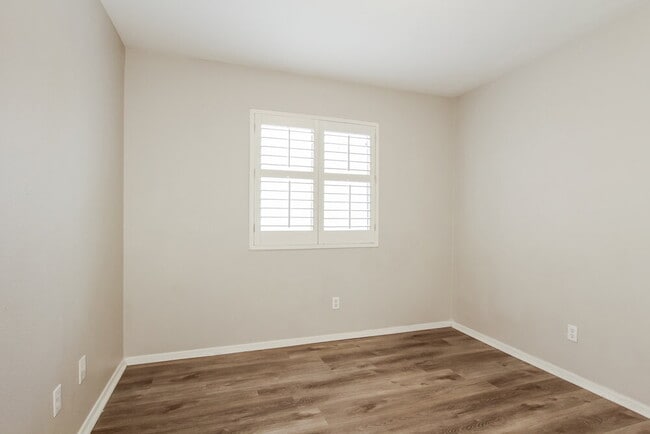 Building Photo - 8256 N 112th Ave