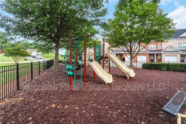 Building Photo - 1231 Ridenour Ln