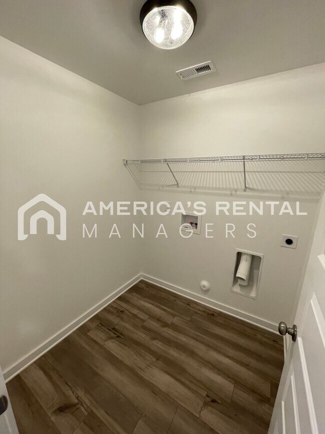 Building Photo - Home for Rent in Cullman, AL!! Available to view NOW!!! Sign a lease by 2/28 to receive HALF OFF ...