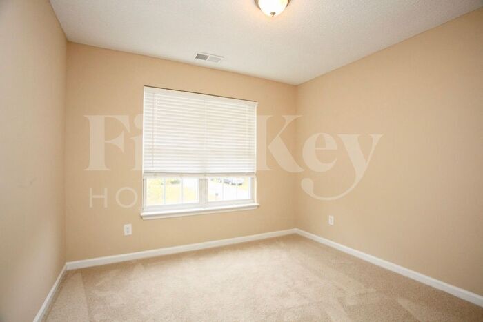 Building Photo - 3817 Sipes Ln