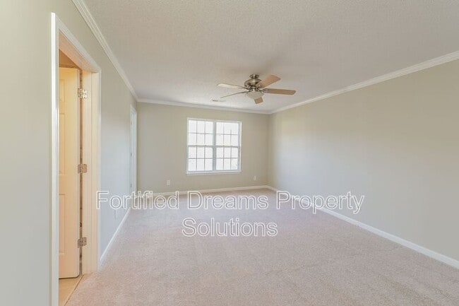 Building Photo - 15 Dillingham Pl