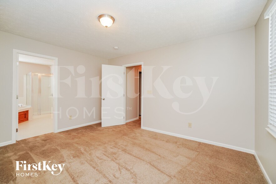 Building Photo - 6594 Danbury Dr