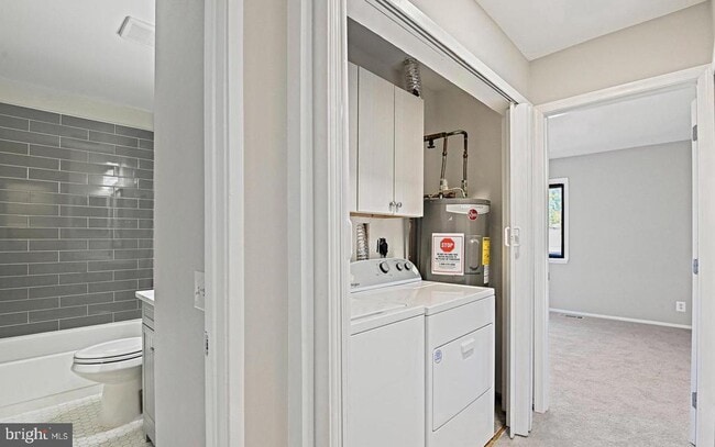Building Photo - 2691 Glengyle Dr
