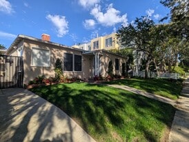 Building Photo - 1007 Pacific St