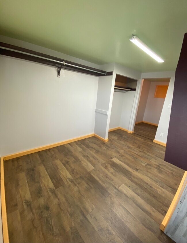 Building Photo - 6211 N College Dr