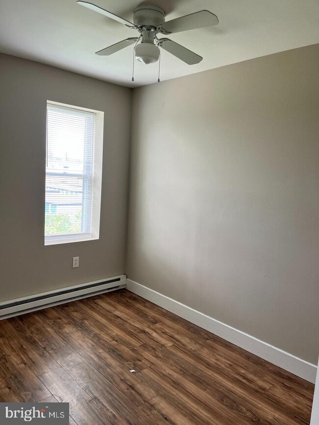 Building Photo - 6171 Glenmore Ave