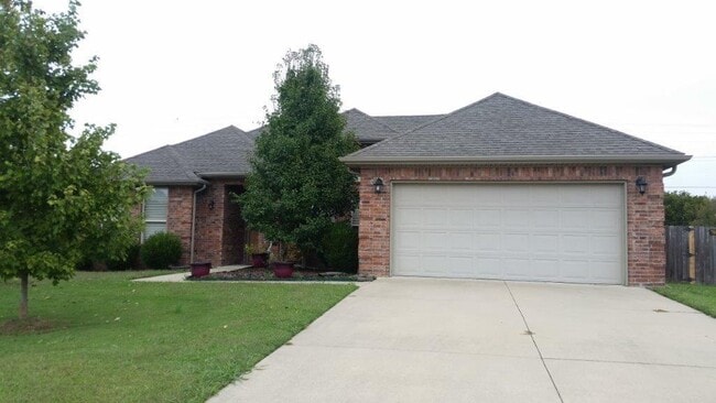 Primary Photo - 603 SW Wallstone Rd