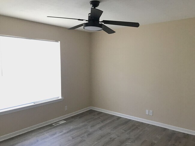 Building Photo - Move-In Ready 3 Bedroom 2 Bath Home in Antioch!