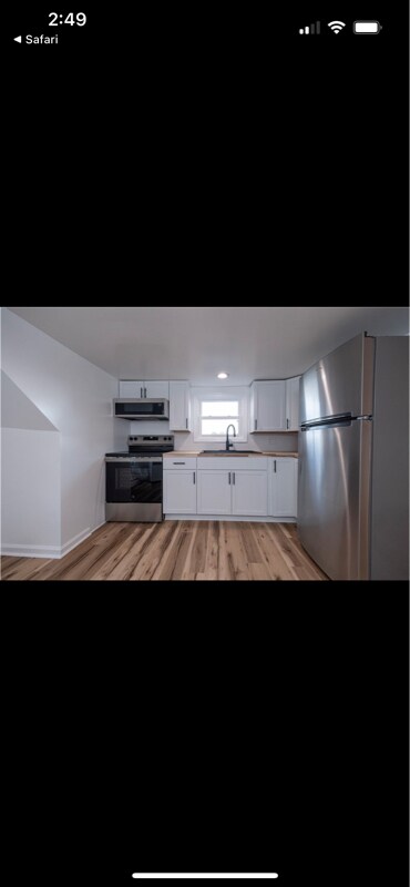Building Photo - 215 N Maple Ave