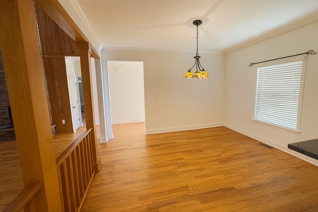 Building Photo - 736 River N Blvd