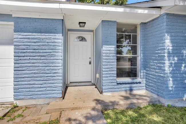 Building Photo - 15225 Woodforest Blvd