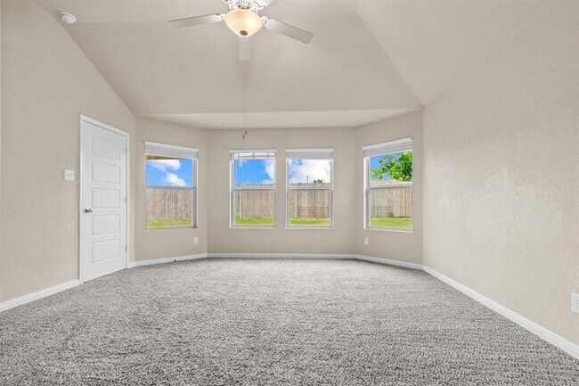 Building Photo - 2039 Rowan Wy