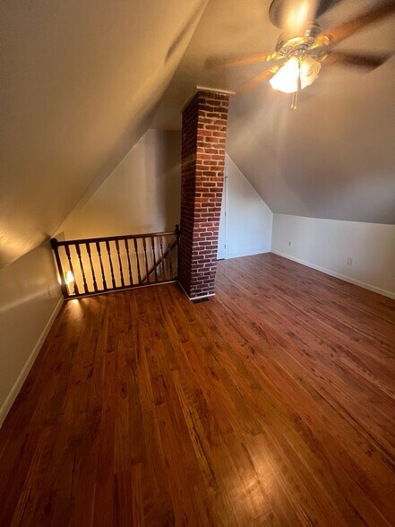Building Photo - 721 N James St