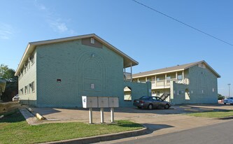 Building Photo - 5500-5504 Beaty St