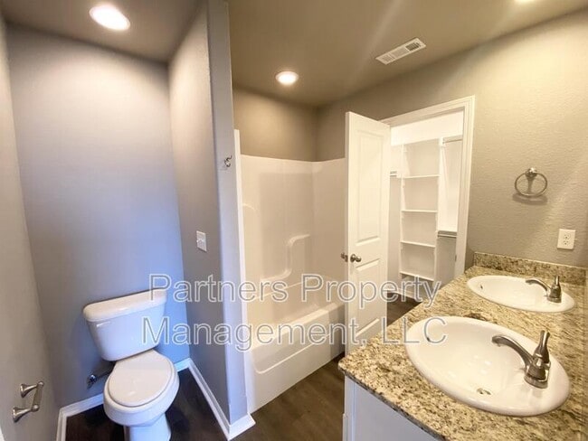 Building Photo - 201 Hindman Dr