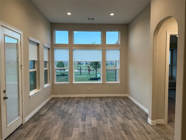 Building Photo - 7414 Evelyn Grv Dr