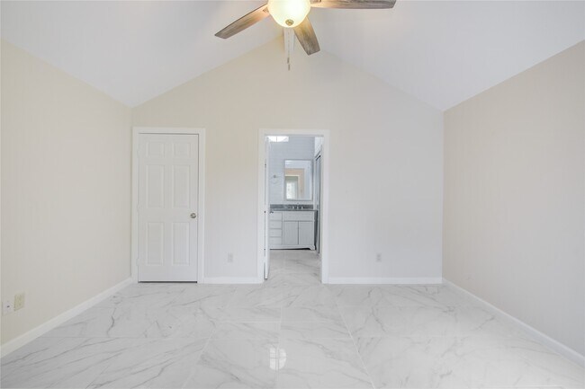 Building Photo - 4427 Waterfall Way