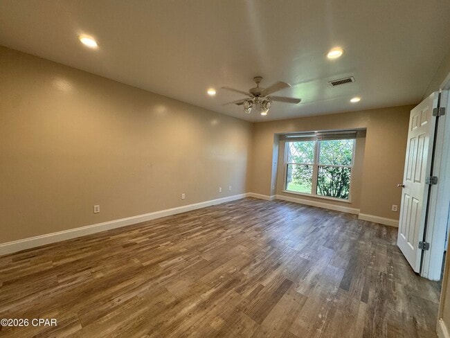 Building Photo - 607 Plantation Ct