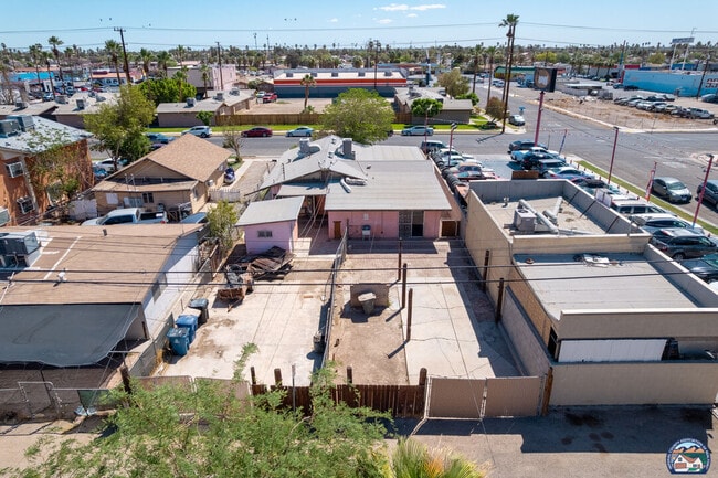 Building Photo - 931 Emerson Ave