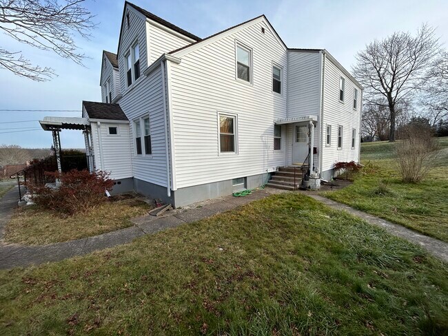 Building Photo - 34 Rose Hill Rd