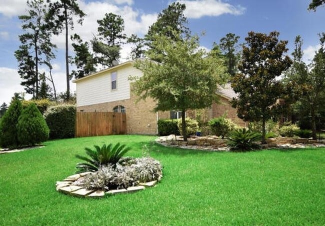 Building Photo - 19 W Spindle Tree Cir