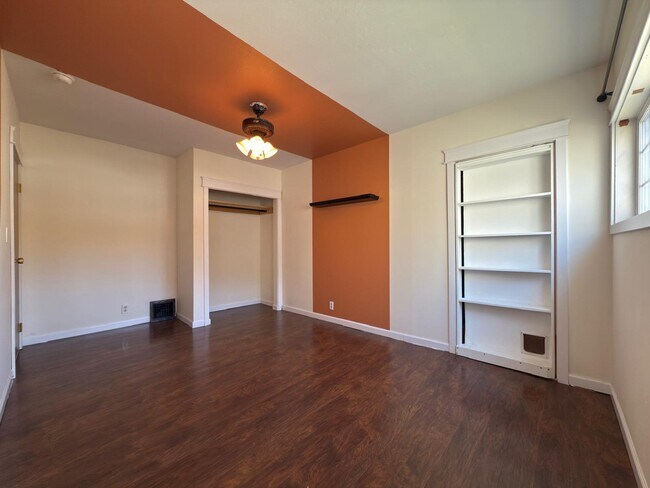 Building Photo - 8907 E Boone Ave