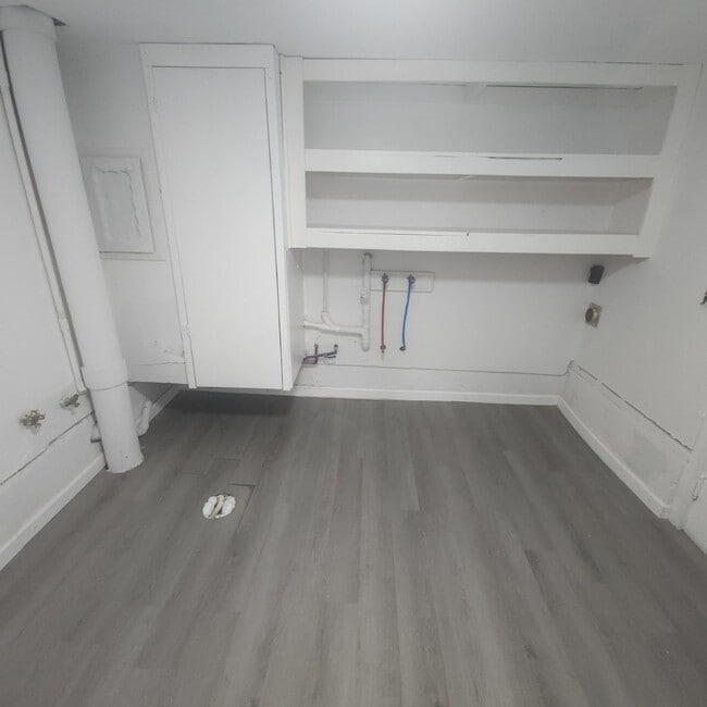Building Photo - Charming 3-Bedroom Home with Bonus Room in...