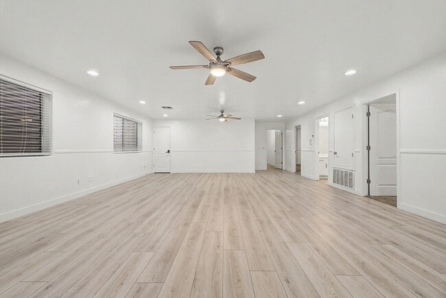 Building Photo - 3533 E Joseph Way
