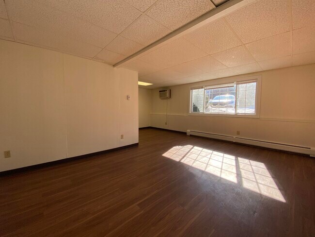 Building Photo - 3861 Brown Ave