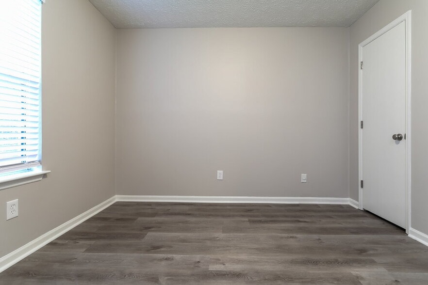 Building Photo - 4417 Princeton Terrace