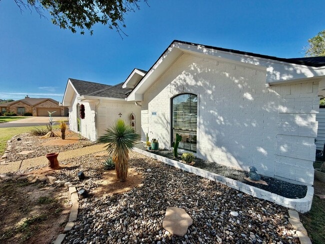 Building Photo - 5838 Manchester Ln
