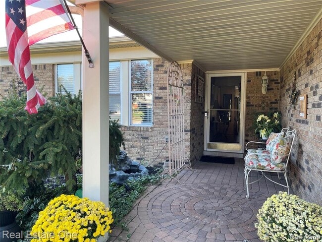 Building Photo - 5255 Folkstone Dr